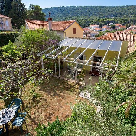 Lovely Apartment In Veli Losinj With Kitchen Kültér fotó
